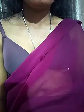 Snapshot of manu_sexy_ chatting on 02/17/26, 11:35 manu sexy online show from 02/17/26, 11:35