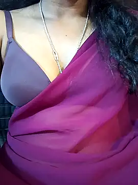 Snapshot of manu_sexy_ chatting on 02/15/26, 11:09 manu sexy online show from 02/15/26, 11:09