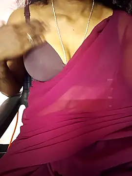 Snapshot of manu_sexy_ chatting on 02/17/26, 11:29 manu sexy online show from 02/17/26, 11:29