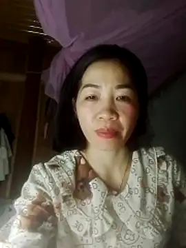 Snapshot of -Lundy- chatting on 02/11/26, 01:00 -Lundy- online show from 02/11/26, 01:00