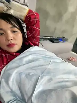 Snapshot of Strawberry-wet chatting on 02/13/26, 02:39 Strawberry-wet online show from 02/13/26, 02:39