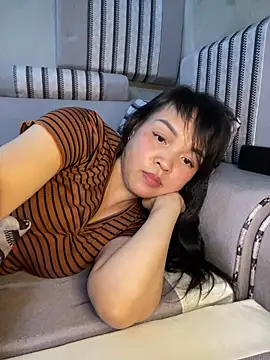 Snapshot of Strawberry-wet chatting on 03/01/26, 12:49 Strawberry-wet online show from 03/01/26, 12:49