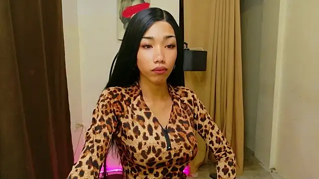 Queenoflustx online show from 05/08/26, 11:03