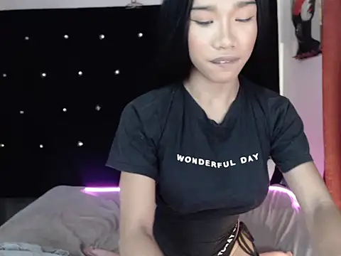 Queenoflustx online show from 04/21/26, 07:48