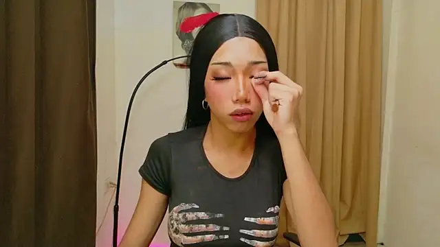 Queenoflustx online show from 05/14/26, 02:25