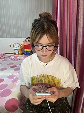 Snapshot of A-cola chatting on 07/14/26, 07:35 A-cola online show from 07/14/26, 07:35