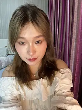 Snapshot of A-cola chatting on 06/15/26, 12:38 A-cola online show from 06/15/26, 12:38