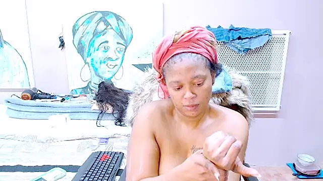 Snapshot of TyraHotxxx chatting on 04/28/26, 04:39 TyraHotxxx online show from 04/28/26, 04:39
