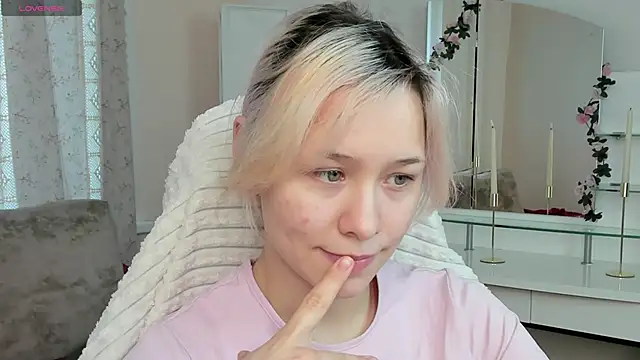 EmilyTrase online show from 04/28/26, 01:15