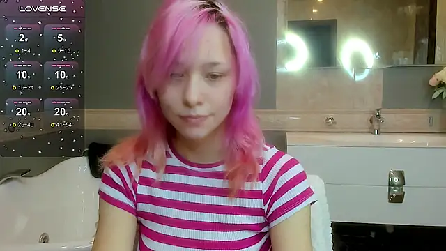 EmilyTrase online show from 04/05/26, 01:23