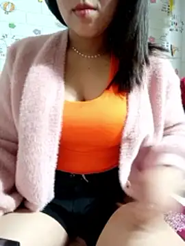 Snapshot of Ella_lee18 chatting on 02/18/26, 02:53 Ella lee18 online show from 02/18/26, 02:53