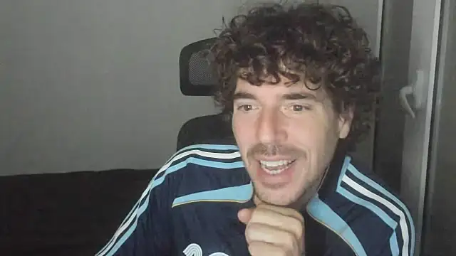 Snapshot of joaquin420_hot chatting on 02/12/26, 04:23 joaquin420 hot online show from 02/12/26, 04:23