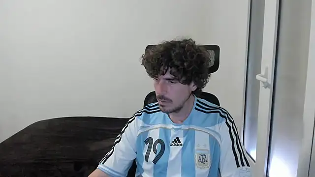 Snapshot of joaquin420_hot chatting on 02/23/26, 08:48 joaquin420 hot online show from 02/23/26, 08:48