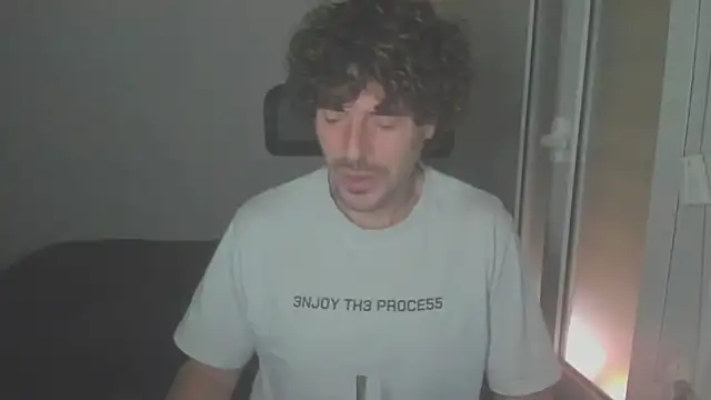 Snapshot of joaquin420_hot chatting on 02/13/26, 10:37 joaquin420 hot online show from 02/13/26, 10:37