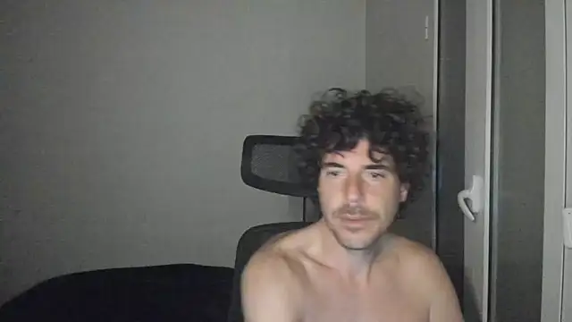 Snapshot of joaquin420_hot chatting on 02/27/26, 06:13 joaquin420 hot online show from 02/27/26, 06:13