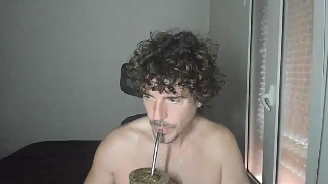 Snapshot of joaquin420_hot chatting on 03/01/26, 07:30 joaquin420 hot online show from 03/01/26, 07:30