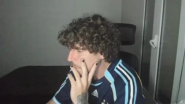 Snapshot of joaquin420_hot chatting on 03/01/26, 07:47 joaquin420 hot online show from 03/01/26, 07:47