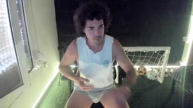 Snapshot of joaquin420_hot chatting on 06/19/26, 06:52 joaquin420 hot online show from 06/19/26, 06:52