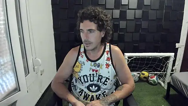 Snapshot of joaquin420_hot chatting on 07/01/26, 05:52 joaquin420 hot online show from 07/01/26, 05:52
