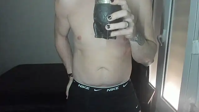 Snapshot of joaquin420_hot chatting on 02/16/26, 10:47 joaquin420 hot online show from 02/16/26, 10:47