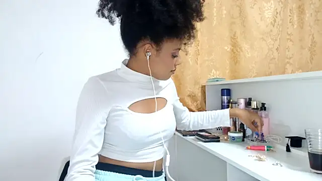 Snapshot of EsterSantopietro chatting on 02/26/26, 10:10 EsterSantopietro online show from 02/26/26, 10:10