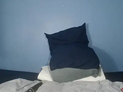 Sweet-Bella17 online show from 03/05/26, 06:48