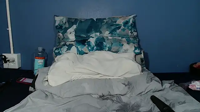 Sweet-Bella17 online show from 04/11/26, 11:19