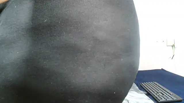 Sweet-Bella17 online show from 05/23/26, 11:37