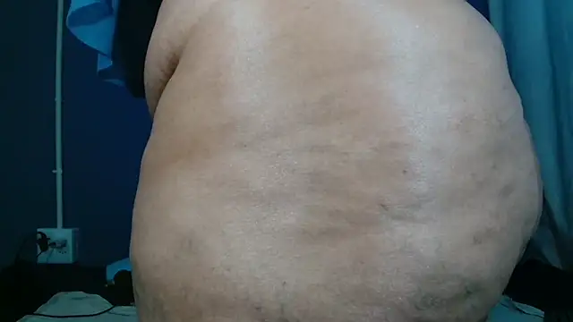 Sweet-Bella17 online show from 04/19/26, 01:28