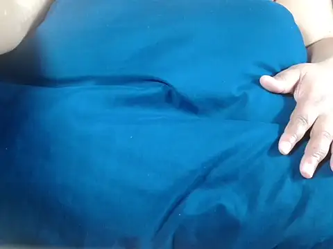 Sweet-Bella17 online show from 02/26/26, 08:53