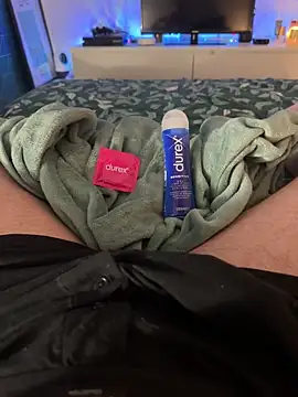 Snapshot of Thomascrtz chatting on 02/19/26, 10:51 Thomascrtz online show from 02/19/26, 10:51