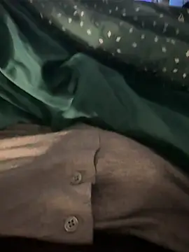 Snapshot of Thomascrtz chatting on 02/14/26, 05:24 Thomascrtz online show from 02/14/26, 05:24