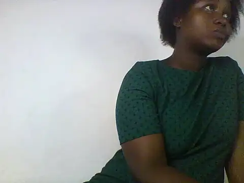 Snapshot of shyNia chatting on 03/04/26, 01:41 shyNia online show from 03/04/26, 01:41