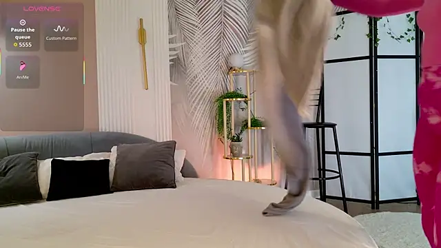 Abigail Forland online show from 04/24/26, 05:09