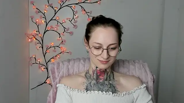 Esmi Winter online show from 04/18/26, 07:07