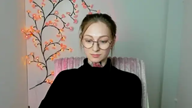 Esmi Winter online show from 04/07/26, 06:54