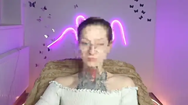 Esmi Winter online show from 04/18/26, 11:34