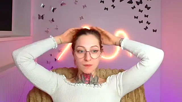 Esmi Winter online show from 03/04/26, 10:17