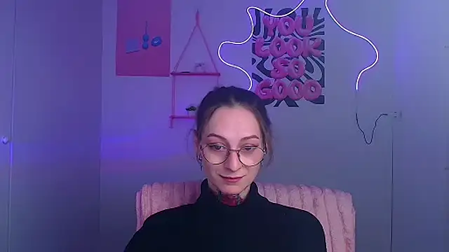 Esmi Winter online show from 03/08/26, 06:28