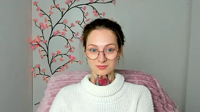 Esmi Winter online show from 04/11/26, 11:14