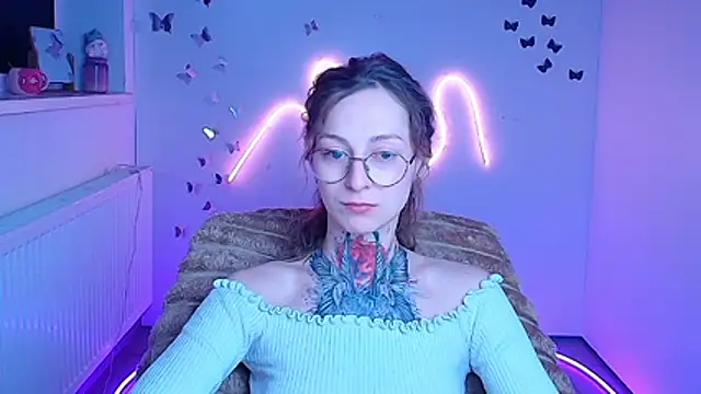 Esmi Winter online show from 03/25/26, 06:29