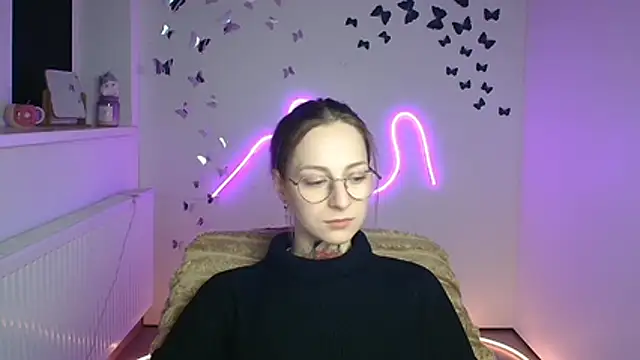 Esmi Winter online show from 04/15/26, 11:27