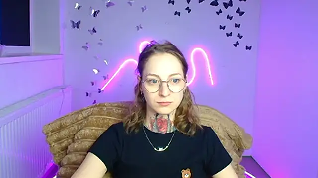 Esmi Winter online show from 04/02/26, 11:50