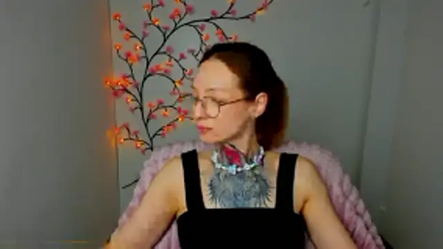 Esmi Winter online show from 03/29/26, 06:20