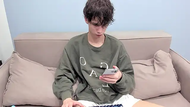 Snapshot of Ur_NextDoor_Boy chatting on 02/16/26, 07:56 Ur NextDoor Boy online show from 02/16/26, 07:56