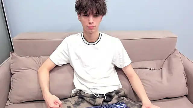 Snapshot of Ur_NextDoor_Boy chatting on 02/11/26, 06:19 Ur NextDoor Boy online show from 02/11/26, 06:19