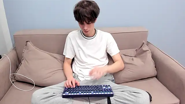 Snapshot of Ur_NextDoor_Boy chatting on 02/28/26, 07:35 Ur NextDoor Boy online show from 02/28/26, 07:35