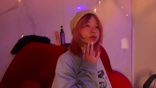 Snapshot of kitty_gang_ chatting on 02/16/26, 01:21 kitty gang online show from 02/16/26, 01:21