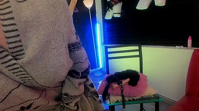 Snapshot of kitty_gang_ chatting on 02/10/26, 01:21 kitty gang online show from 02/10/26, 01:21