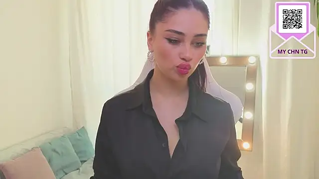 Sofia Plump online show from 03/30/26, 09:11